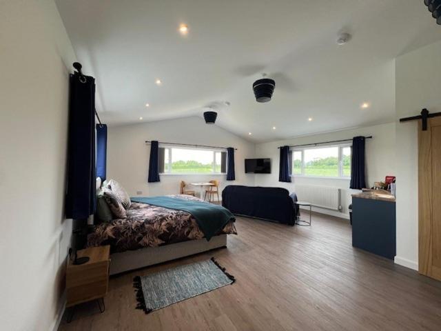 Modern Barn Conversion Brackley  Eksteriør bilde